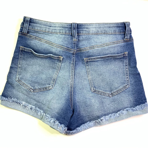 New Celebrity Pink Shorts size 9 - Picture 3 of 5